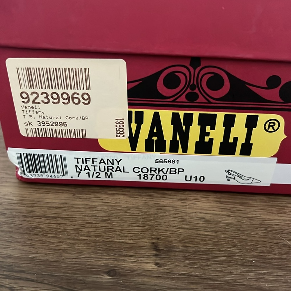 Vaneli New In Box - Picture 2 of 4